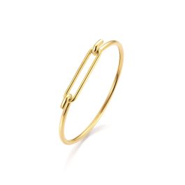 18ct Yellow Gold Hook Detail Interlocking Bracelet - Laings